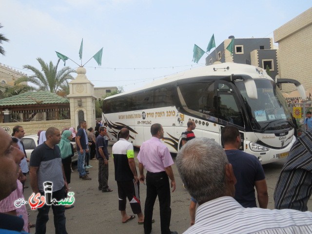  كفرقاسم : حجاج الطائرة يغادرون البلدة وسط فرحة ممزوجة بدموع الوداع ومشاركة واسعة من الاهالي 